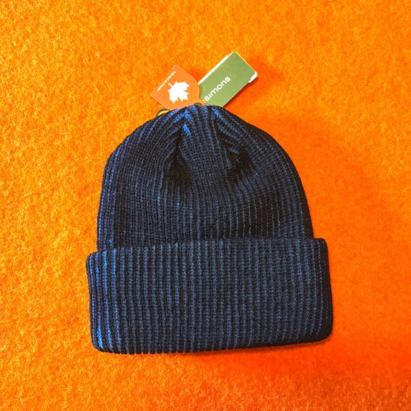 Unisex blue and black contrasting chunky rib knit tuque made in Canada NWT - Picture 2 of 8